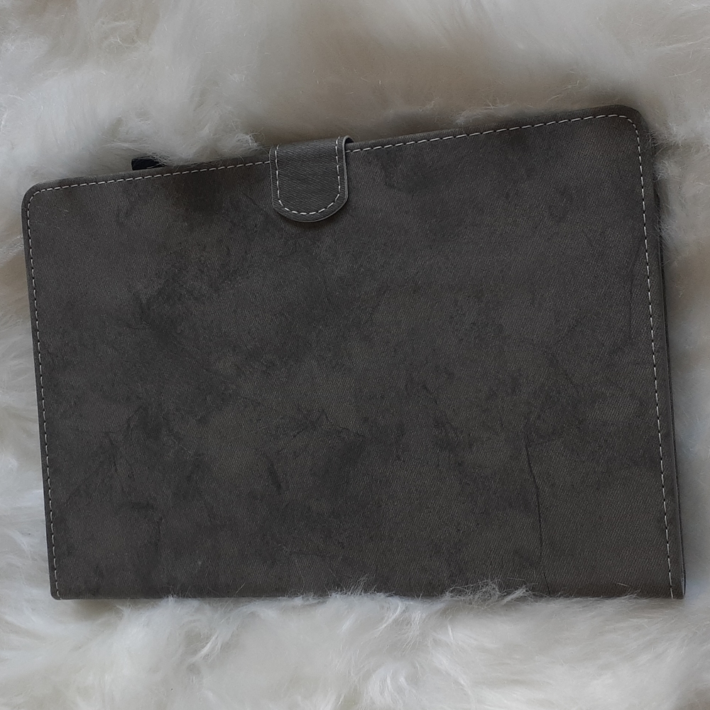NWOT Amazon Fire HD 10 Case 11th generation